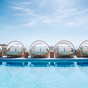 https://calixta-hotel.quintano-roohotels.com
